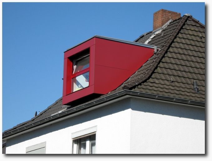 Errichtung freischwebende Gaube verkleidet mit Rockpanel